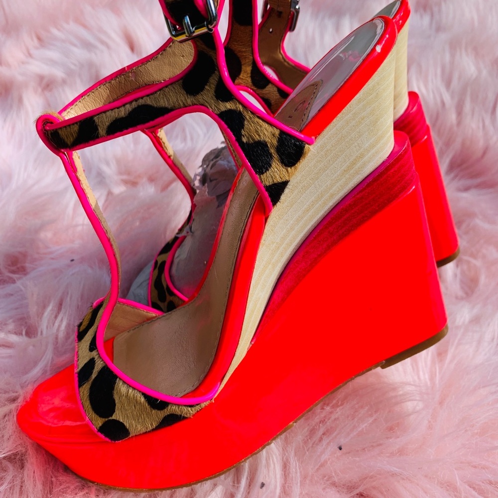 Hot pink cheetah print wedges